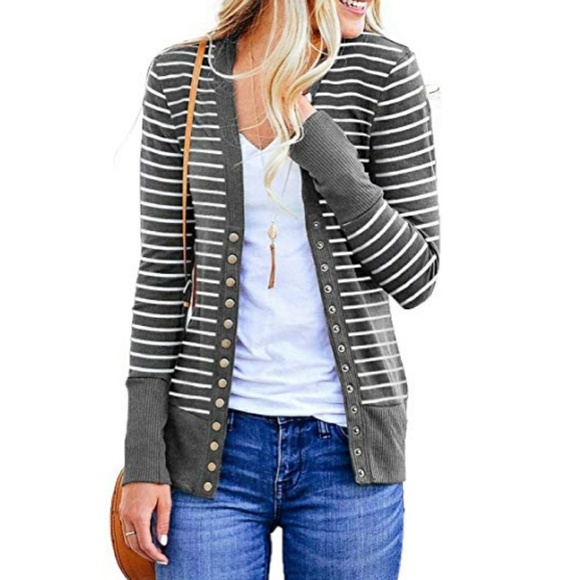 🆕⭐Grey white striped button cardigan⭐ - Picture 4 of 6
